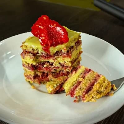 Řezy pistácie, malina